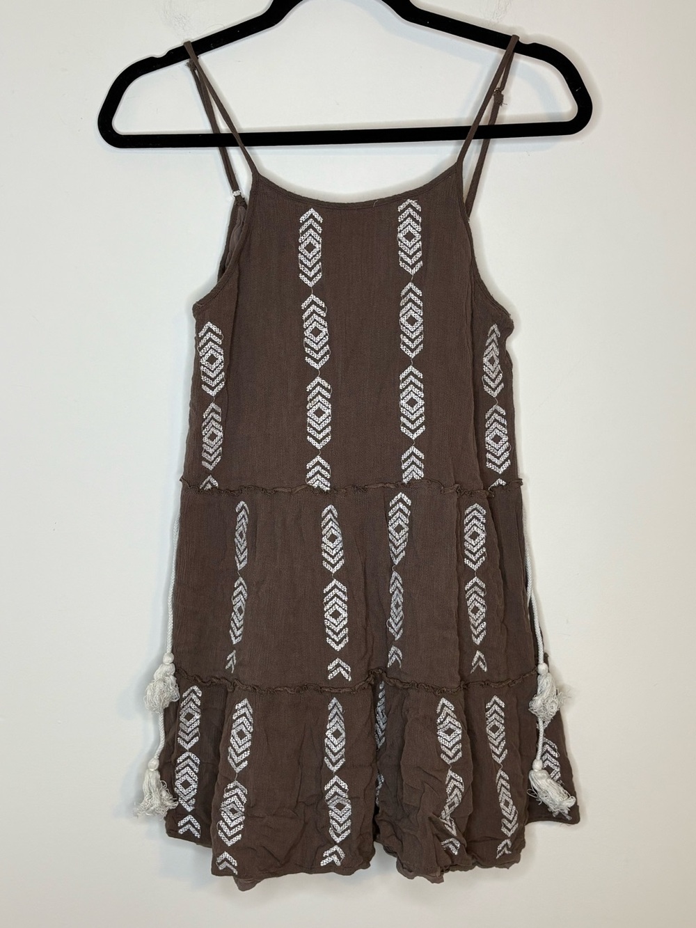 entro Brown Boho Y2K Embroidered Tiered Flowy Tank Top Tassel Ties Size Large